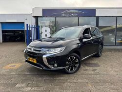 Zwart Gebruikt 2015 Mitsubishi Outlander P-HEV SUV | € 12.950 (Eerlijke prijs)
