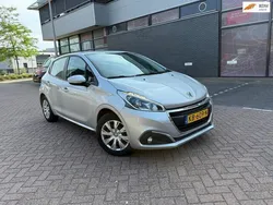 Grijs, metallic lak Gebruikt 2017 Peugeot 208 Hatchback | € 6.950 (Goede deal)