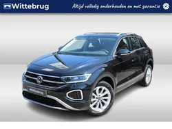 Zwart Gebruikt 2022 VW T-Roc Style SUV | € 25.950 (Eerlijke prijs)