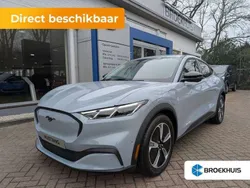 Grijs, metallic lak Nieuw 2025 Ford Mustang Mach-E SUV | € 46.370 (Eerlijke prijs)
