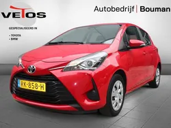 Rood Gebruikt 2017 Toyota Yaris Hatchback | € 11.950 (Eerlijke prijs)