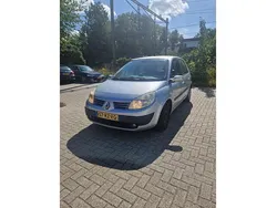 Grijs, metallic lak Gebruikt 2005 Renault Scénic II Expression MPV | € 750 (Goede deal)