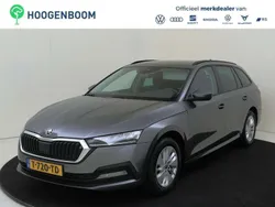 Grijs Gebruikt 2023 Skoda Octavia Business Line Stationwagen | € 25.950 (Goede deal)