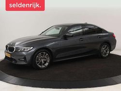 Grijs Gebruikt 2021 BMW 320e Sport Line Sedan | € 21.900 (Eerlijke prijs)