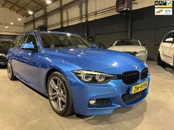 Blauw, metallic lak Gebruikt 2019 BMW 318 M Sport Stationwagen | € 21.499 (Eerlijke prijs)