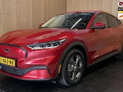 Rood Gebruikt 2021 Ford Mustang Mach-E SUV | € 22.295 (Eerlijke prijs)