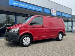 Rood Gebruikt 2015 VW T5 Van | € 8.445