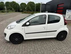 Wit Gebruikt 2014 Peugeot 107 Active Hatchback | € 4.750 (Eerlijke prijs)