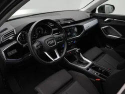 Grijs Gebruikt 2022 Audi Q3 Business SUV | € 36.700 (Eerlijke prijs)