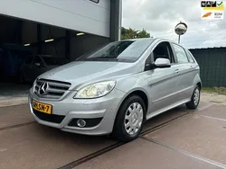 Grijs Gebruikt 2010 Mercedes B180 MPV | € 4.250 (Goede deal)