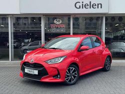 Rood Gebruikt 2021 Toyota Yaris Hybrid Plus Hatchback | € 21.400 (Eerlijke prijs)