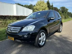 Zwart Gebruikt 2006 Mercedes 320 SUV | € 5.799