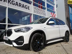 Wit, metallic lak Gebruikt 2022 BMW X1 Sport Line SUV | € 31.950 (Eerlijke prijs)