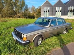 Gebruikt 1977 Volvo 244 Sedan | € 5.500