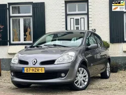 Grijs Gebruikt 2009 Renault Clio II Collection Hatchback | € 2.450 (Eerlijke prijs)