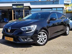 Zwart, metallic lak Gebruikt 2017 Renault Mégane GrandTour Zen Stationwagen | € 9.950 (Goede deal)