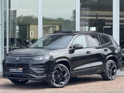 Zwart, metallic lak Nieuw 2025 VW Tayron R-line Edition SUV | € 64.900 (Eerlijke prijs)