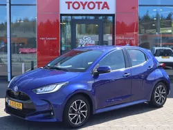 Blauw Gebruikt 2021 Toyota Yaris Hybrid Hatchback | € 17.900 (Eerlijke prijs)