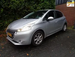 Grijs Gebruikt 2015 Peugeot 208 Style Hatchback | € 5.250 (Goede deal)