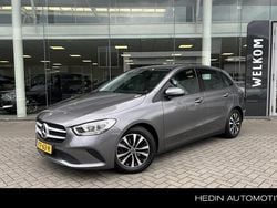 Grijs Gebruikt 2020 Mercedes B180 Premium MPV | € 20.295 (Goede deal)