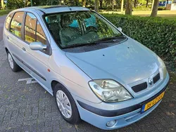 Zilver Gebruikt 2003 Renault Scénic Authentique MPV | € 1.250 (Eerlijke prijs)