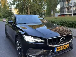 Zwart Gebruikt 2021 Volvo V60 Momentum Stationwagen | € 24.999 (Super prijs)