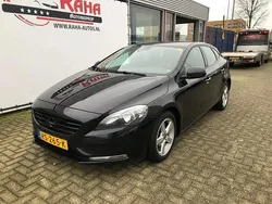 Zwart Gebruikt 2013 Volvo V40 Momentum Stationwagen | € 3.950 (Super prijs)