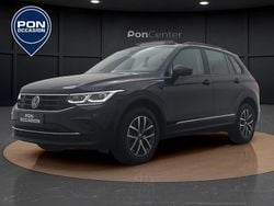 Zwart Gebruikt 2022 VW Tiguan Life SUV | € 31.950 (Super prijs)