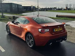 Oranje Gebruikt 2013 Toyota Avensis Coupé | € 17.000