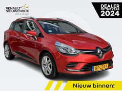 Rood Gebruikt 2017 Renault Clio GrandTour Zen Stationwagen | € 10.445 (Eerlijke prijs)