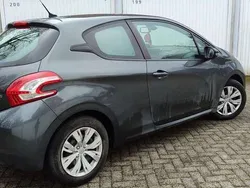 Grijs Gebruikt 2013 Peugeot 208 Envy Hatchback | € 4.800 (Eerlijke prijs)