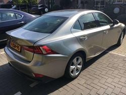 Zilver Gebruikt 2015 Lexus IS300h Sedan | € 14.750 (Eerlijke prijs)