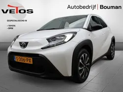 Wit Gebruikt 2023 Toyota Aygo Play Hatchback | € 15.950 (Goede deal)