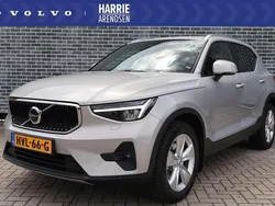 Grijs Gebruikt 2022 Volvo XC40 Core SUV | € 41.399 (Eerlijke prijs)