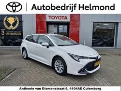 Wit Gebruikt 2023 Toyota Corolla Hybrid Active Stationwagen | € 27.799