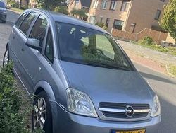 Grijs Gebruikt 2003 Opel Meriva MPV | € 1.400 (Eerlijke prijs)