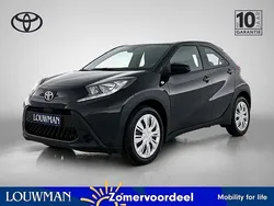 Zwart Nieuw 2025 Toyota Aygo Play Hatchback | € 20.345 (Goede deal)