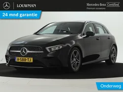 Donker metallic kosmoszwart Gebruikt 2020 Mercedes A160 AMG Hatchback | € 25.950 (Iets duurder)