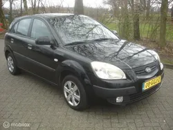 Zwart Gebruikt 2008 Kia Rio Hatchback | € 1.375