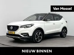 Wit Gebruikt 2020 MG ZS Luxury Sedan | € 14.900 (Eerlijke prijs)