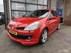Rood Gebruikt 2007 Renault Clio II Initiale Hatchback | € 4.250 (Eerlijke prijs)