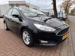Zwart Gebruikt 2018 Ford Focus Hatchback | € 8.950 (Eerlijke prijs)