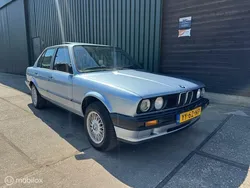 Blauw Gebruikt 1990 BMW 318 Sedan | € 7.750
