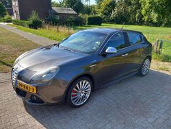 Grijs Gebruikt 2011 Alfa Romeo Giulietta Distinctive Hatchback | € 8.500 (Duur)