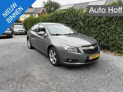 Grijs, metallic lak Gebruikt 2013 Chevrolet Cruze LT Sedan | € 4.945 (Eerlijke prijs)