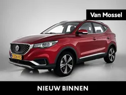 Rood Gebruikt 2021 MG ZS Luxury Sedan | € 15.900 (Goede deal)