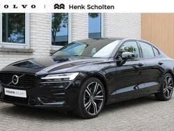Zwart Gebruikt 2022 Volvo S60 R-Design Sedan | € 33.950 (Eerlijke prijs)
