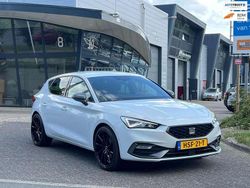 Wit, metallic lak Gebruikt 2021 Seat Leon FR Hatchback | € 24.500 (Eerlijke prijs)