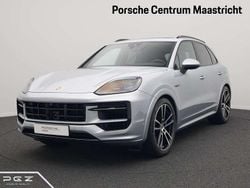 Dolomietzilver metallic Gebruikt 2024 Porsche Cayenne SUV | € 119.750 (Iets duurder)