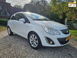 Wit Gebruikt 2012 Opel Corsa Edition Hatchback | € 3.999 (Iets duurder)